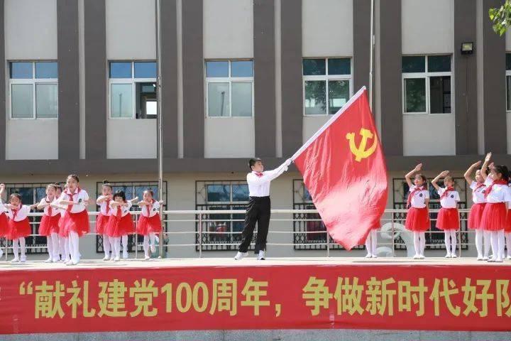 从小我脸上就有一块红胎记,请问要如何祛除红胎记?鲜红斑痣治疗费用是多少?我可以自己去做吗?-专业问答社区