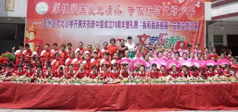 解答疑惑,武汉一男子趴地学狗叫扑咬路人,他的精神是否存在问题?吉鹿力问答社区来帮您!