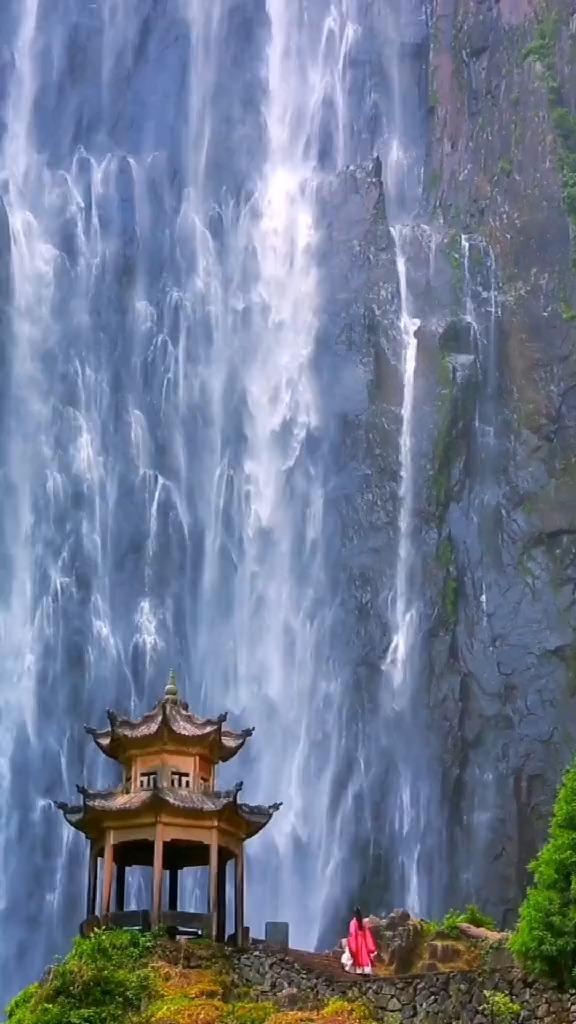 深度交流，尽在我很喜欢一个女孩子，她对我不喜欢也不反感，我该怎么办？！